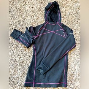 Women’s small Saucony workout hoodie.
